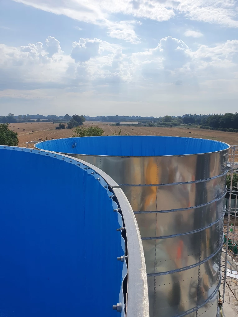 Étanchéité des réservoirs avec membrane liner PVC