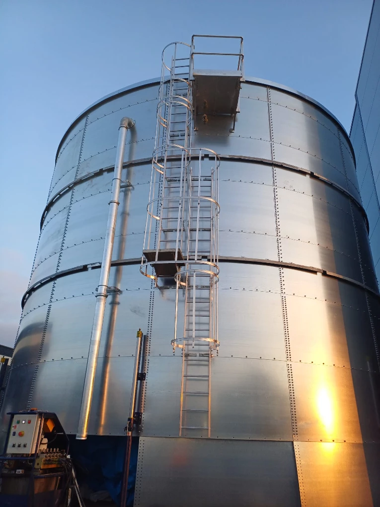 Réservoir incendie sprinkler boulonné