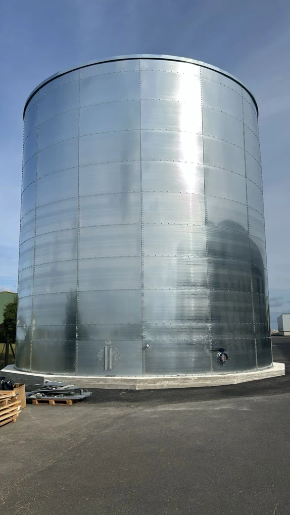 Réservoir incendie boulonné risques spéciaux