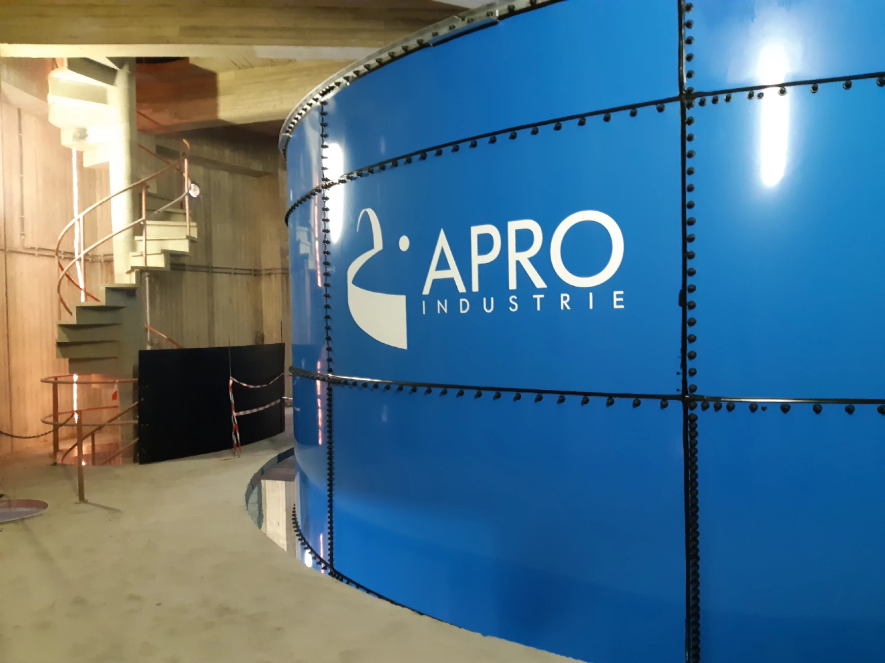 Réservoir d'eau potable et alimentaire boulonné