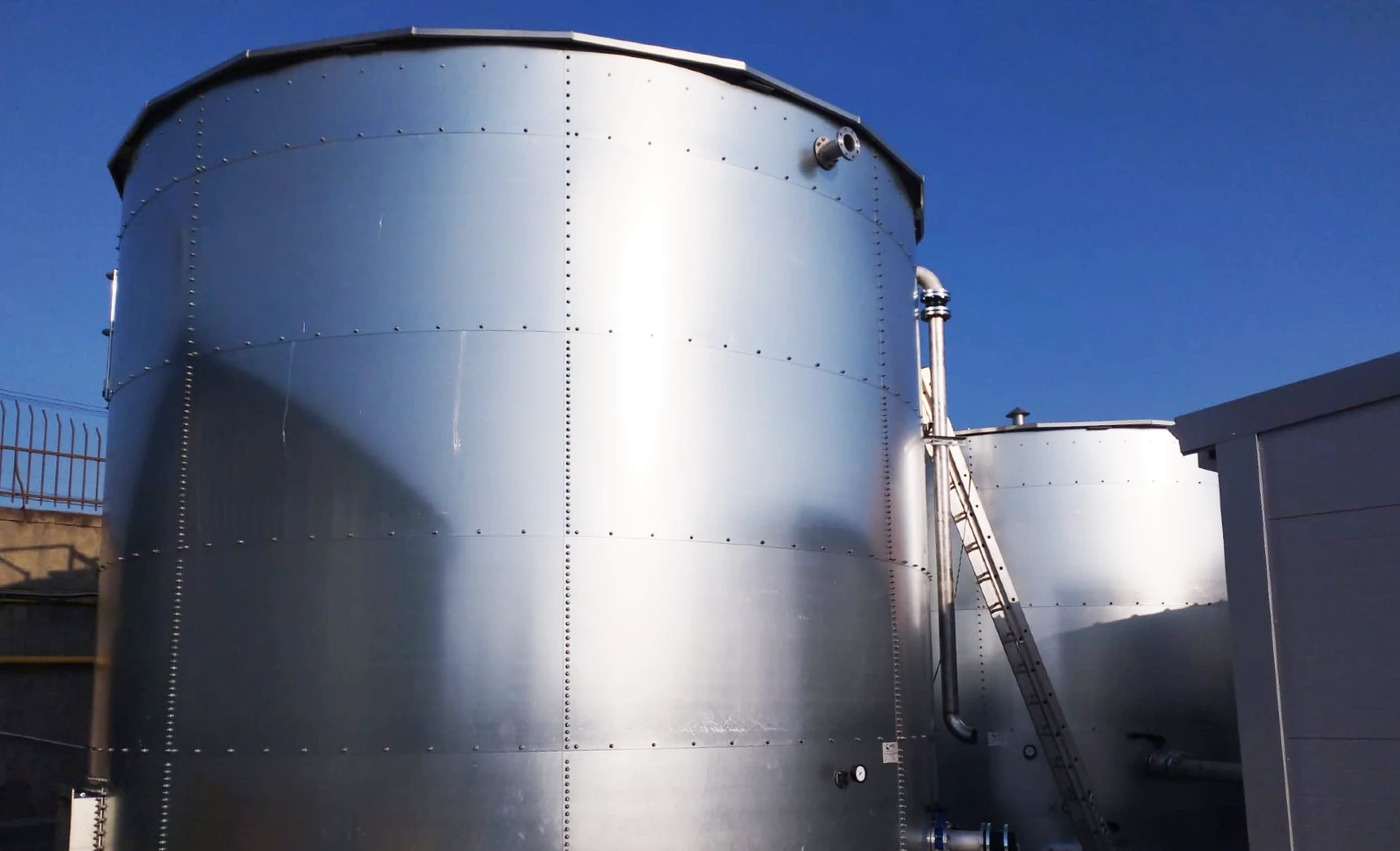 Réservoir de stockage d’eau alimentaire en Arménie