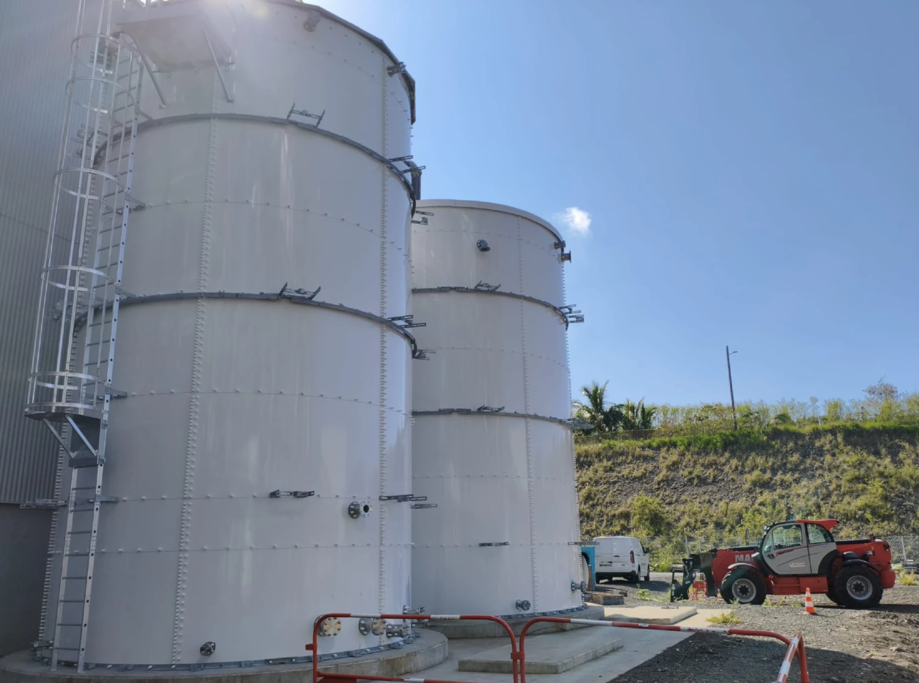 Réservoirs de stockage d’eau brute et d’eau déminéralisée à La Réunion