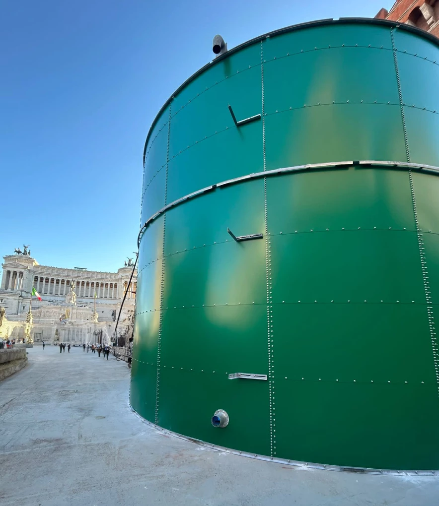 Réservoir en acier galvanisé au cœur de Rome